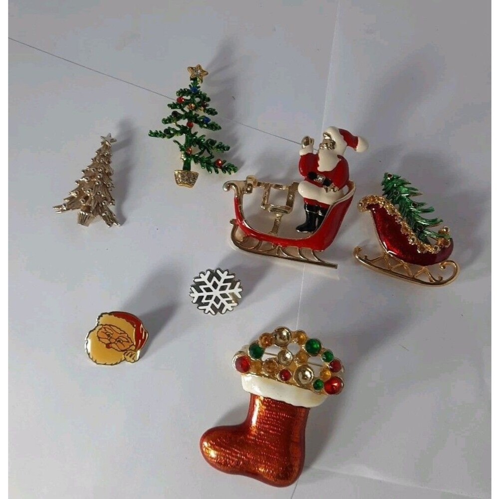 Lot of 7 Christmas Pins Santa, Santa's Slay, Trees, Stocking, Snowflake Pins